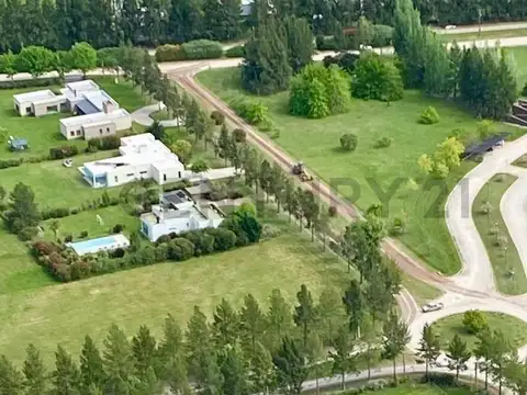 VENTA TERRENO CAMPOS DE ROCA ll 2520 m2