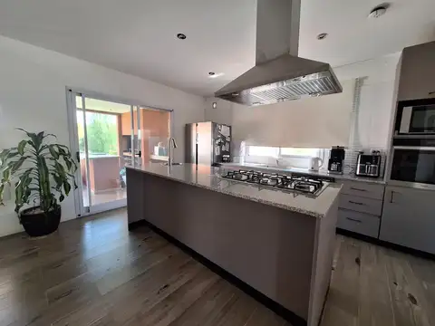 Casa en Venta en El Cantón - Barrio Puerto, USD 229.000