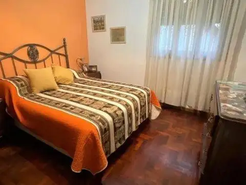 Depto Tipo Casa en Venta 40 años