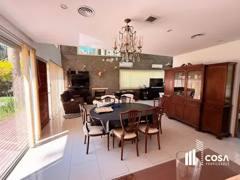 Casa en Venta con 1 cochera