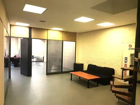 Oficina en Venta con 3 cocheras