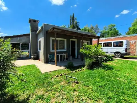 Casa en Venta con 3 cocheras