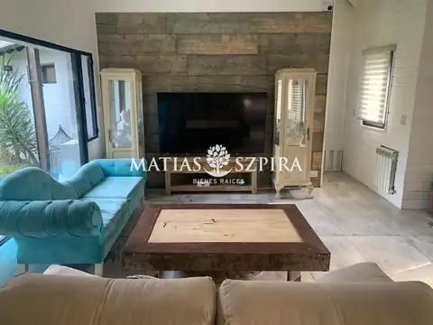 Casa en Venta con 1 cochera