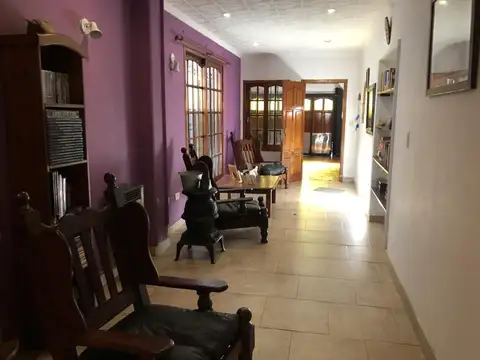 Casa 5 ambientes con 3 baños