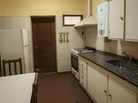 Macrocentro. Pje Napoleón Peña 900