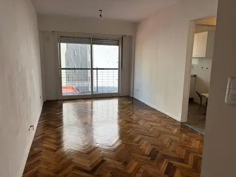 VENTA 3 AMBIENTES EN FLORES TOTALMENTE RENOVADO