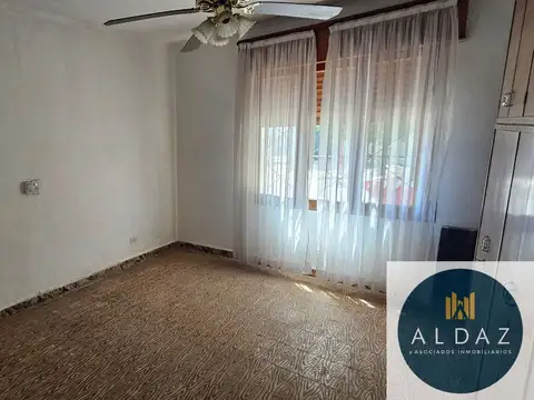 Casa en Alquiler con 1 cochera