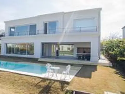 Casa en Alquiler Temporal en Tigre Centro, USD 11.000