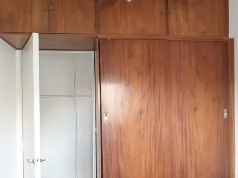 Holmberg 1500, Piso 4