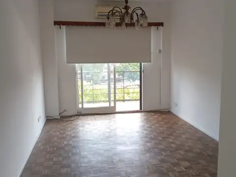 Holmberg 1500, Piso 4