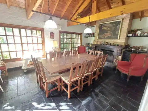 Casa 6 ambientes con 3 baños