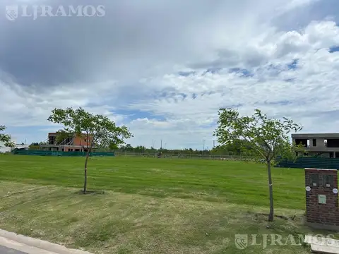 Terreno en Puertos del Lago - BARRIO AMARRAS