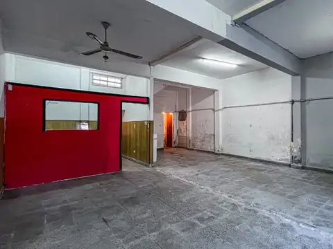 Venta Local Av. Fortunato de la Plaza 333 M2