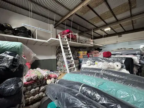 Depósito en Venta de 520 m2 - Lomas del Mirador