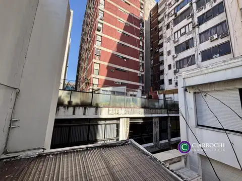 Lavalle y Rodríguez Peña - Luminosa Oficina con baño Privado