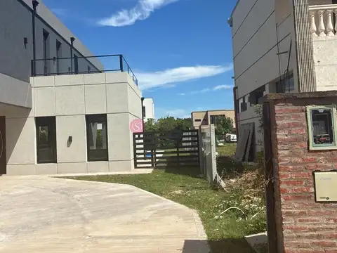 Casa en Alquiler en Lagoon Pilar, USD 2.400