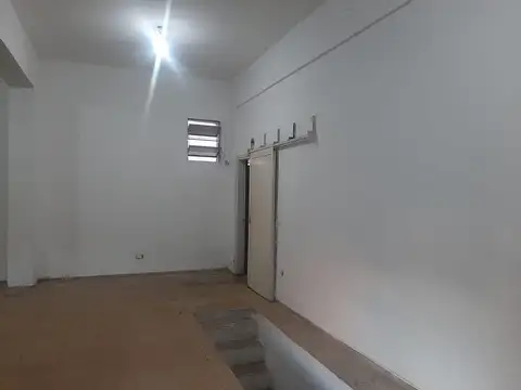 Carlos Pellegrini Y Entre Rios 1300