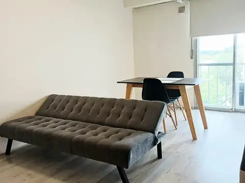 Fondo De La Legua 2400, Piso 5