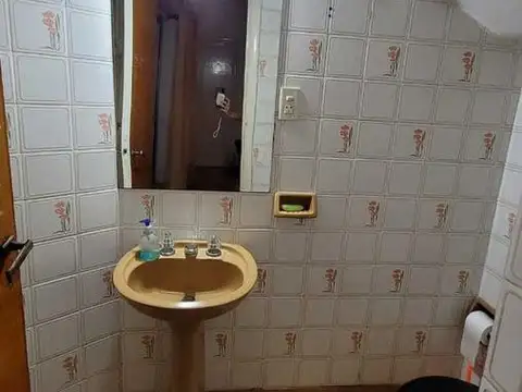 Casa en venta - 4 Dormitorios 3 Baños 1 Cochera - 330Mts2 - Miramar