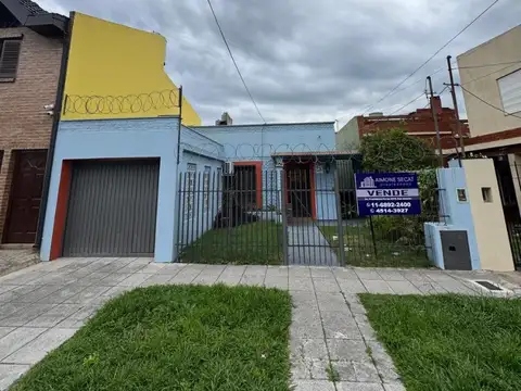 Casa 4 ambientes en venta. Villa Ballester