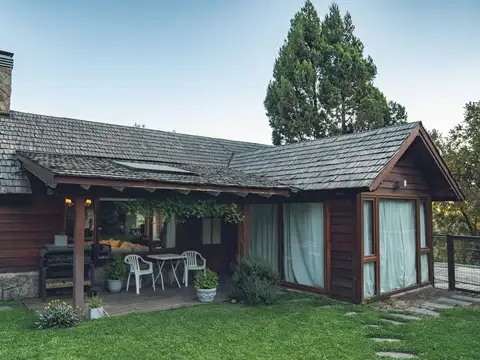 Casa 11 ambientes con 6 baños