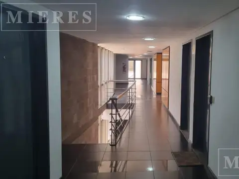 Oficina en Venta con 1 cochera