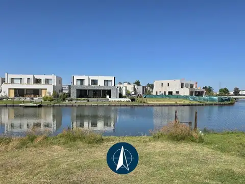 Terreno en Venta en Laguna Grande, USD 220.000