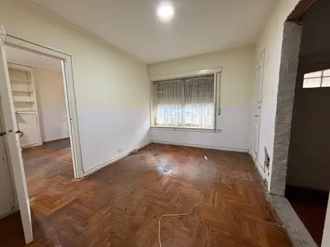 Casa en Alquiler con 1 cochera