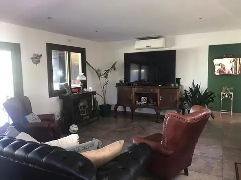 Casa 6 ambientes con 3 baños