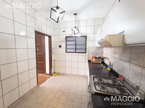 Depto Tipo Casa 4 ambientes con 2 baños