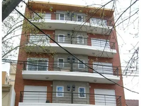 ALQUILER S. MARTÍN CENTRO  SEMIPISO 2 AMB. CON DOBLE BALCÓN