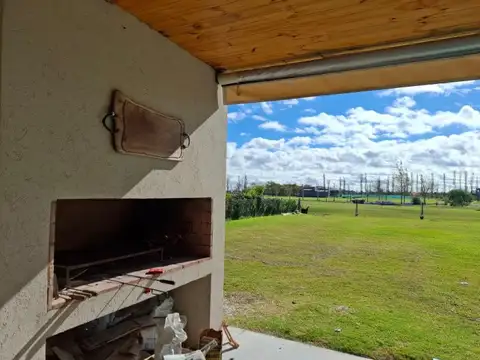 Casa alquiler temporario 3 dormitorios en Funes