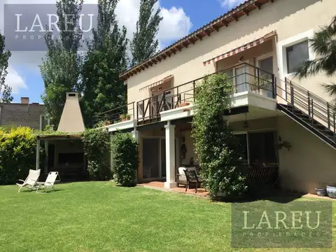 Casa en el Barrio Privado El Lucero