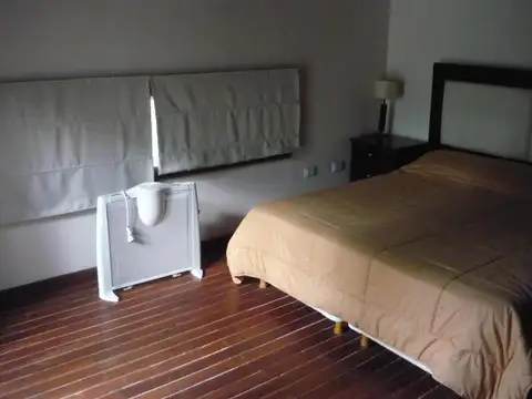 Casa 7 ambientes con 2 baños
