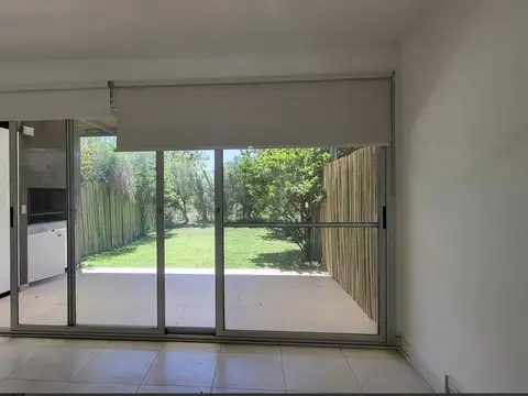 VENTA DEPARTAMENTO MONOAMBIENTE EL PALMAR POSADAS NORTE TOWNHOUSE MONOAMBIENTE LUMINOSO CON JARDIN Y PARRILLA