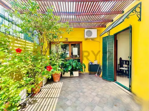 Casa 10 ambientes con 4 baños