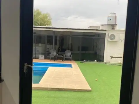 Casa 4 ambientes con 4 baños