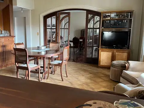 Casa 7 ambientes con 7 baños