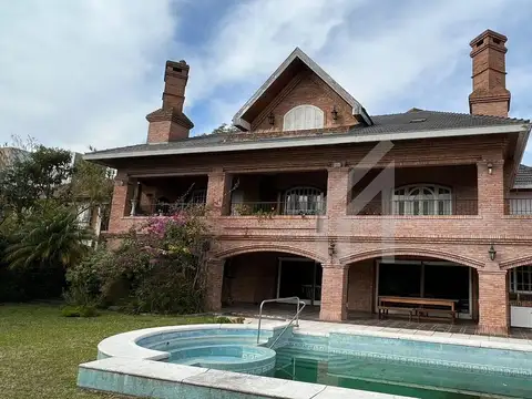 Venta imponente chalet - Barrio Carreras - San Isidro