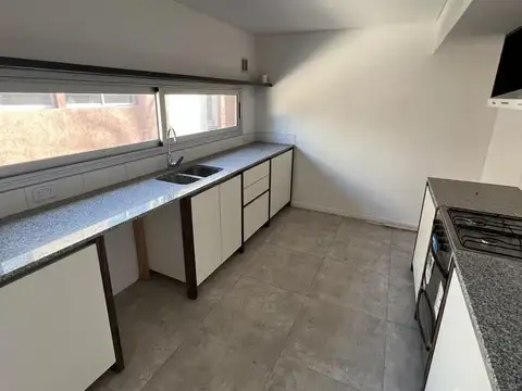 Depto Tipo Casa en Venta de 4 ambientes