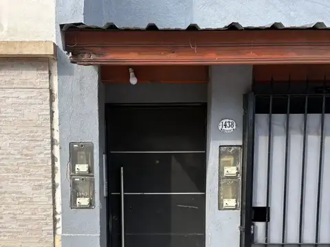 Depto Tipo Casa en Alquiler en Lanus Este, $ 690.000