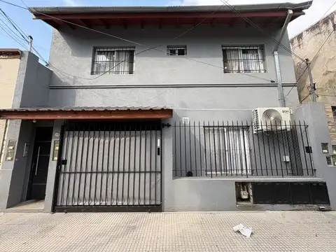 Depto Tipo Casa en Alquiler de 3 ambientes