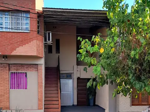 ATENCIÓN INVERSORES.. . INTERESANTE PROPIEDAD CON DEPARTAMENTOS.