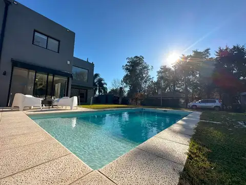 Casa Monoambiente con 2 baños