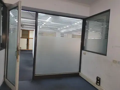 Oficina en  Av. Córdoba. Valor paquete (Expensa, Aysa y ABL).