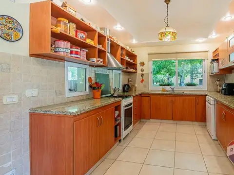 Casa en Venta en Lisandro Olmos Etcheverry, USD 245.000