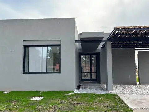 Casa en Alquiler en Santa Clara 3 dormitorios, Manzanares 100