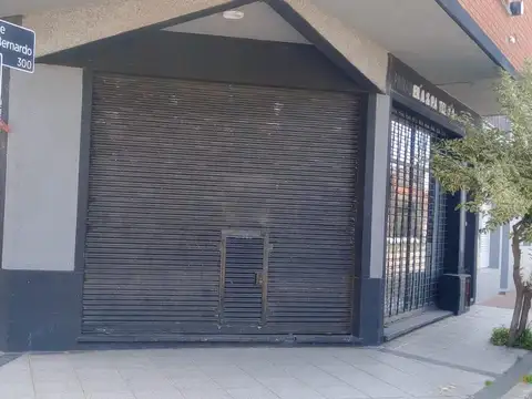 Alquiler Local comercial apto varios rubros.