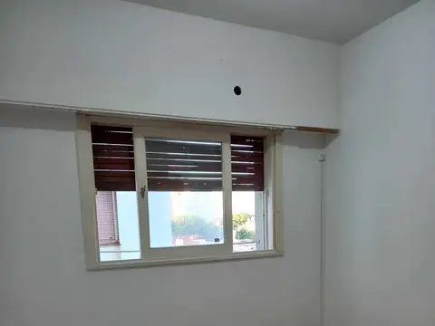 2 Ambientes amplios al lateral