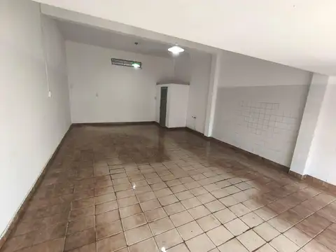 ALQUILER GRAN LOCAL COMERCIAL EN LLAVALLOL